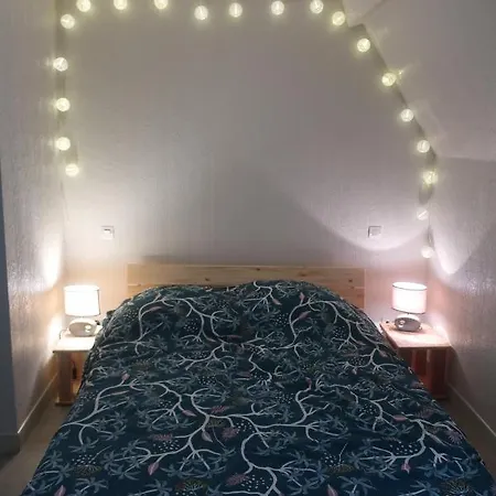 펜션 Chey Mybam, Agreable Maison Au Centre De 셀레스탓