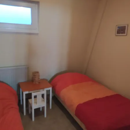 Chey Mybam, Agreable Maison Au Centre De